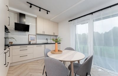 Miete einer stilvollen 4-Zimmer-Wohnung, 77 m², Stadtteil Bronowice, Krakau, Polen